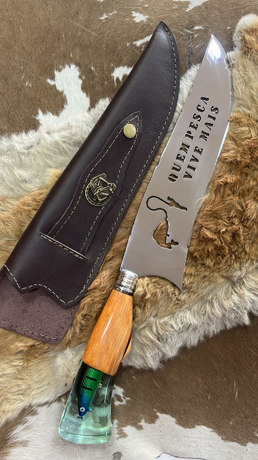 Faca Profissional Exclusiva Quem Pesca Vive Mais 8" – Aço Inox 420 Premium + Bainha - 35cm (20 cm de Lâmina)
