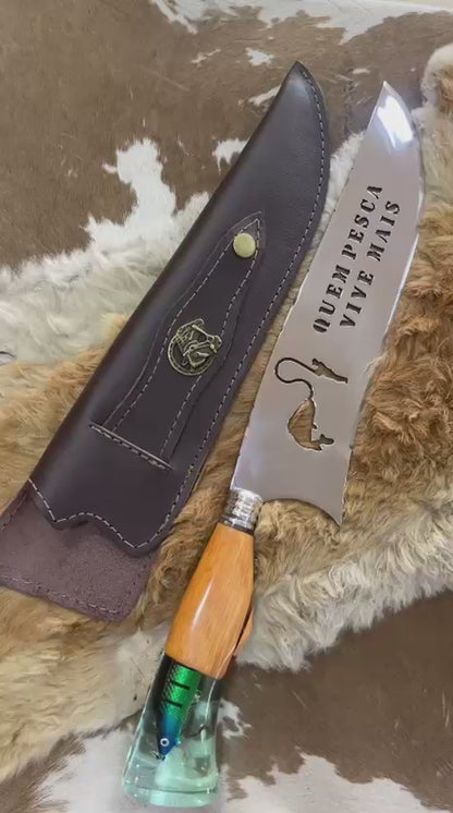 Faca Profissional Exclusiva Quem Pesca Vive Mais 8" – Aço Inox 420 Premium + Bainha - 35cm (20 cm de Lâmina)
